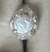 Oceana Button Pearl